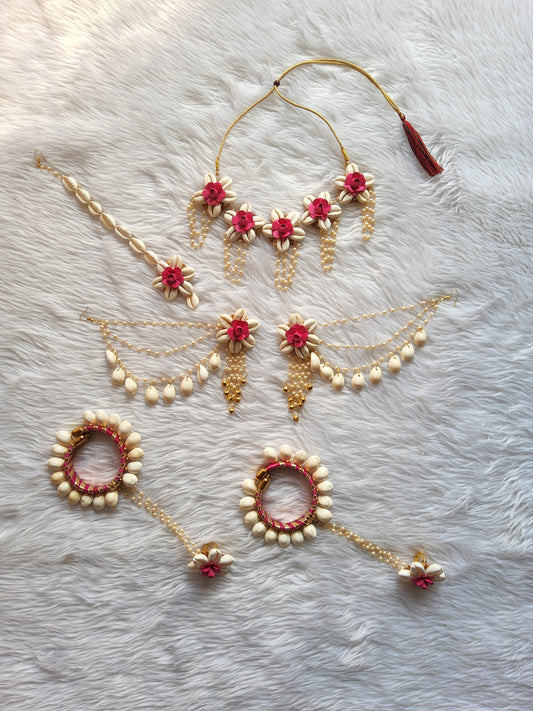 Shell Floral Jewelry Set – Necklace, Earrings, Maang Tikka & Hathphool