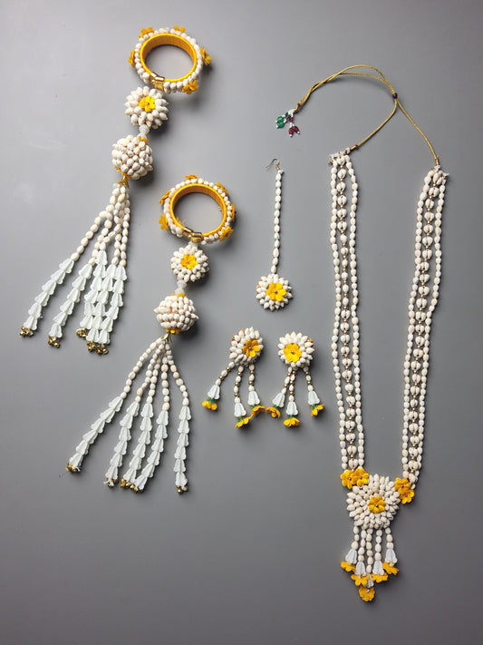 Yellow & White Mogra Flower Jewellery Set – For Haldi, Baby Shower, & Dohale Jevan