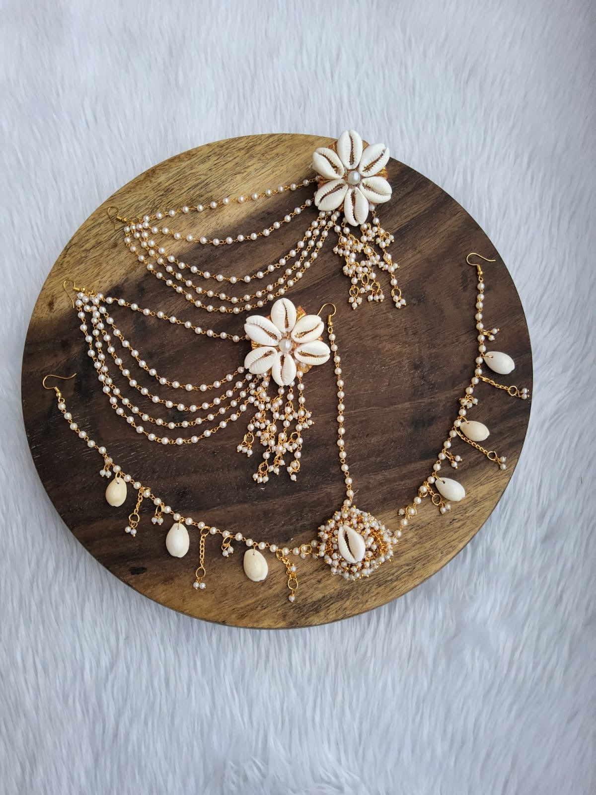 Royal Loreal Pearl Earrings Maang Tikka Set –