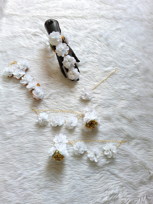 White haldi flower jewellery set for bride