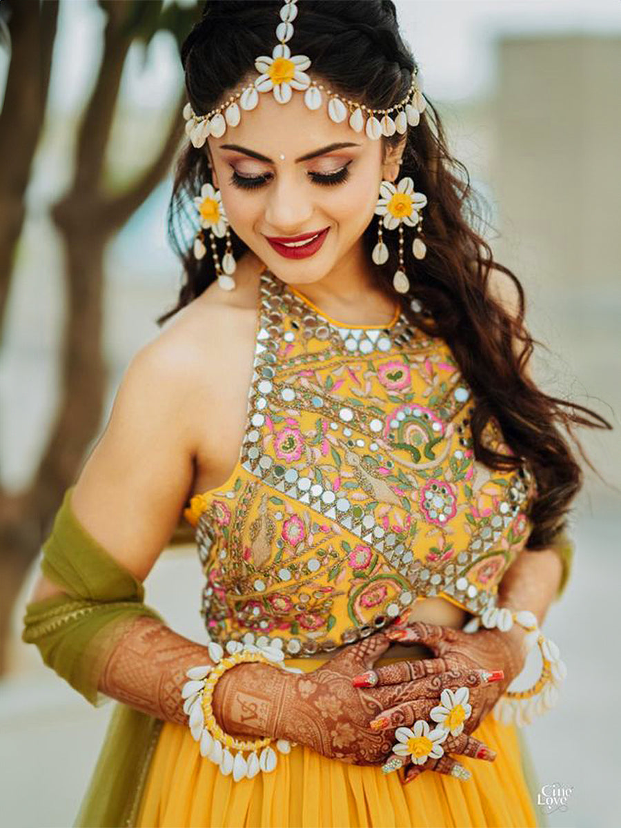 Shell jewellery with yellow flowers - Haldi & Mehndi Jewellery Set
