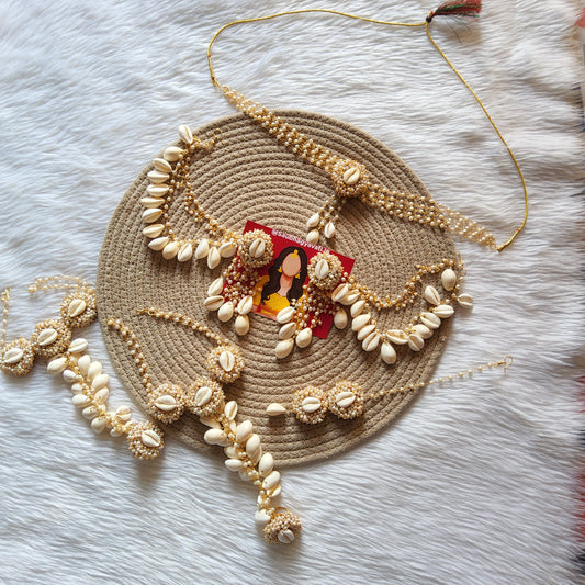 Traditional Shell and Pearl Bridal Jewelry Set