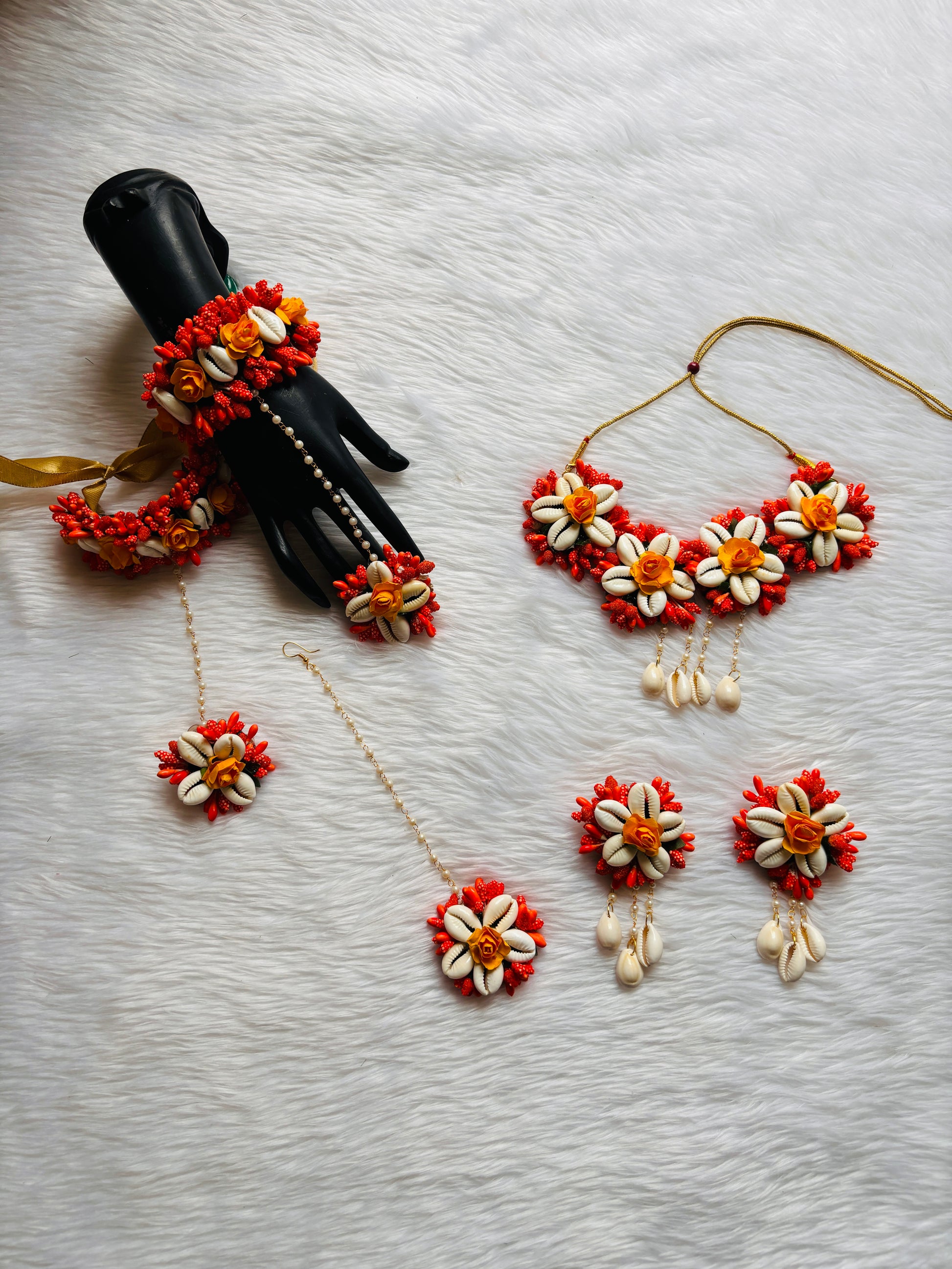 Shell jewellery set for haldi or mehandi