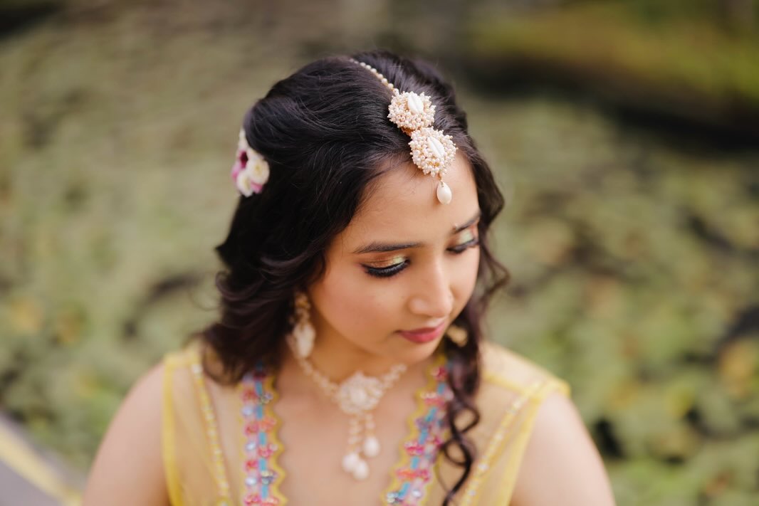 Traditional Shell and Pearl Bridal Jewelry Set