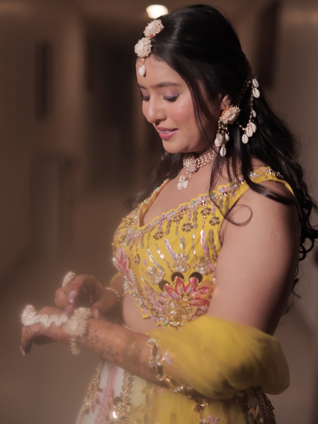 Traditional Shell and Pearl Bridal Jewelry Set