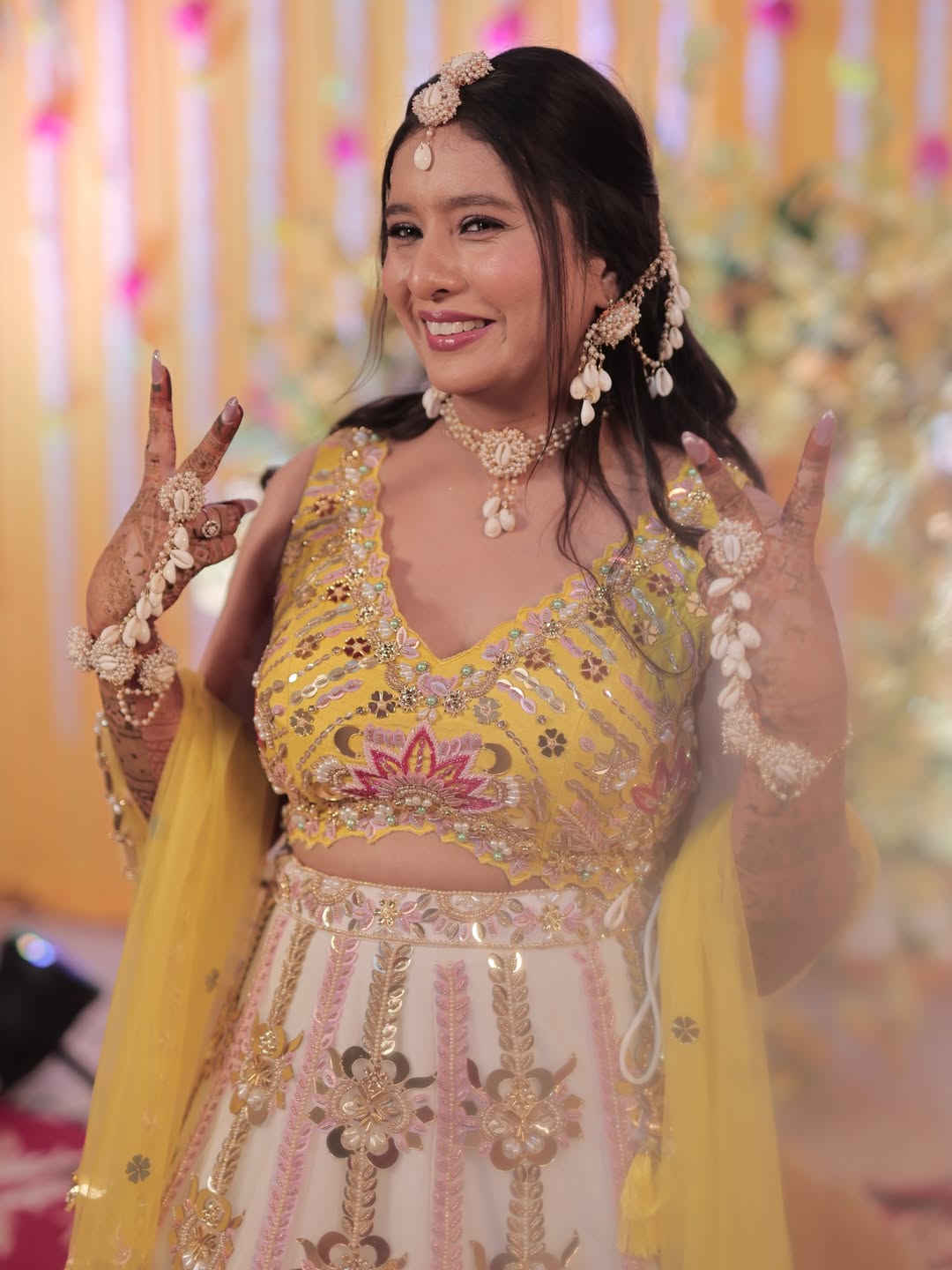 Traditional Shell and Pearl Bridal Jewelry Set