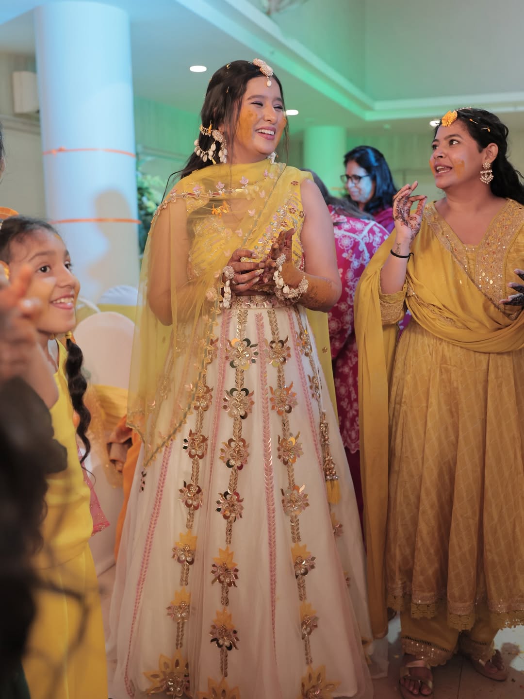 Traditional Shell and Pearl Bridal Jewelry Set