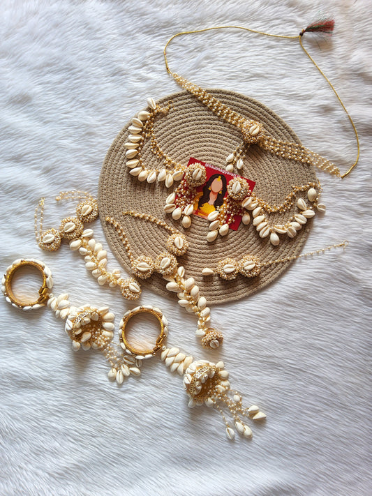🌼 Shell & Pearl Haldi Jewelry Set – Full Bridal Ensemble (Necklace, Bracelet, Kaleera, Earrings, Maang Tikka) 🌼