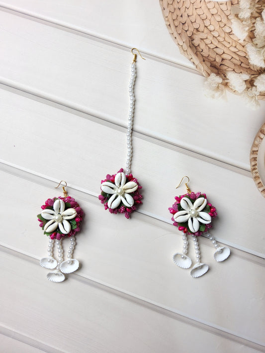 Rani Pink Maang Tikka and Earrings Set in Shell