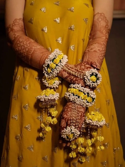 White & Yellow Flower Hathphool Kalire - For Haldi, Mehndi and Wedding