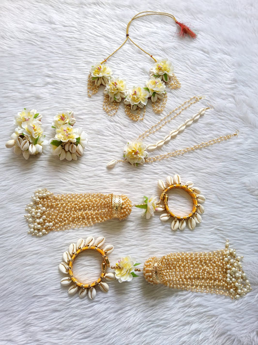 White Flower Jewelry with Elegant Shell Kaleera for Haldi Celebration's