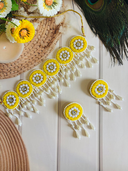 Yellow Round Haldi Jewellery Set with Pearls – Choker, Earrings & Maang Teeka