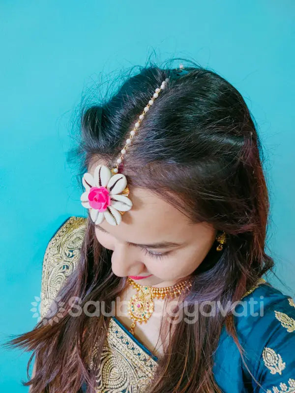 Top 10 Stylish Maang Tikka Designs For New Brides