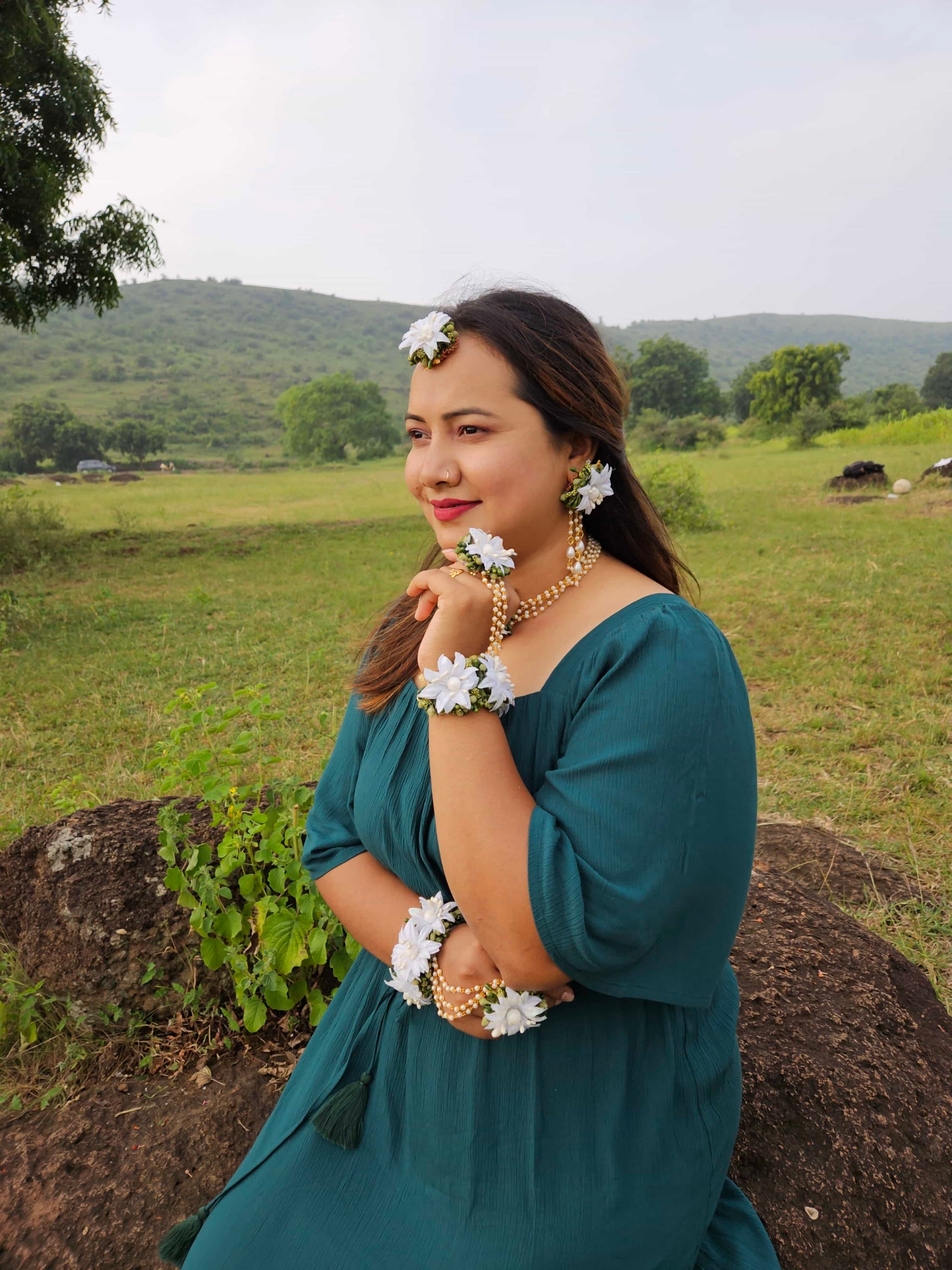 Pearly Perfection White Floral Jewelry Set for Haldi & Mehndi