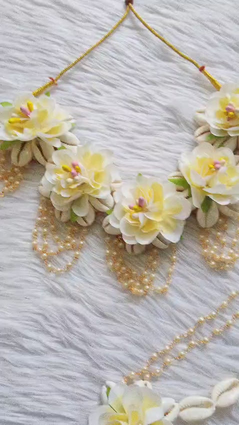 White Flower Jewelry with Elegant Shell Kaleera for Haldi Celebration's