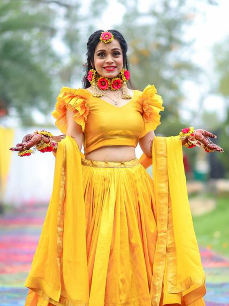 15+ Enchanting Yellow Lehengas We Love! | Haldi outfits, Haldi ceremony  outfit, Haldi ceremony
